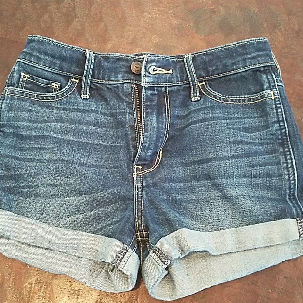 Hollister High Rise Short-Short - Picture 2 of 3